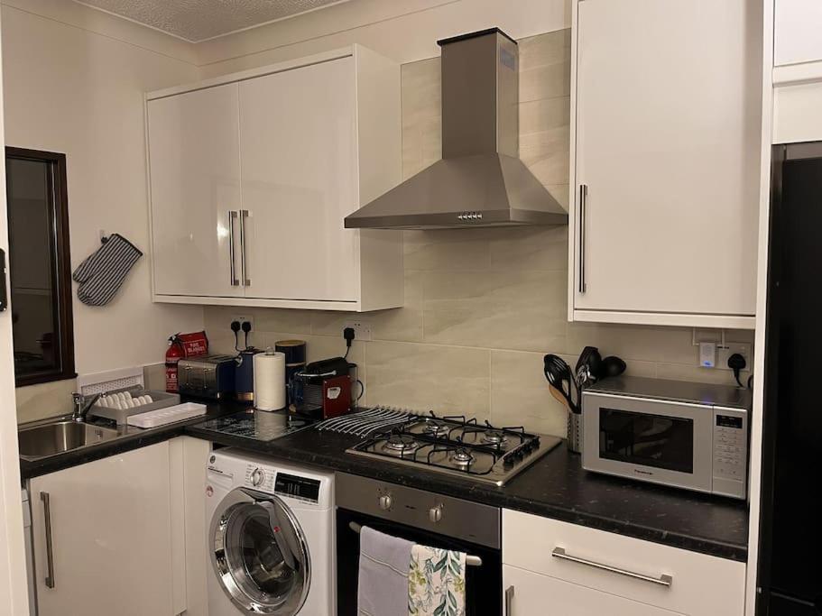 The Nook Crieff - Central 2-Bed With Garden :) Exterior photo